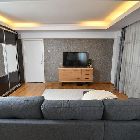 Parliament Square Elite Escapes Apartman Bukarest Kültér fotó